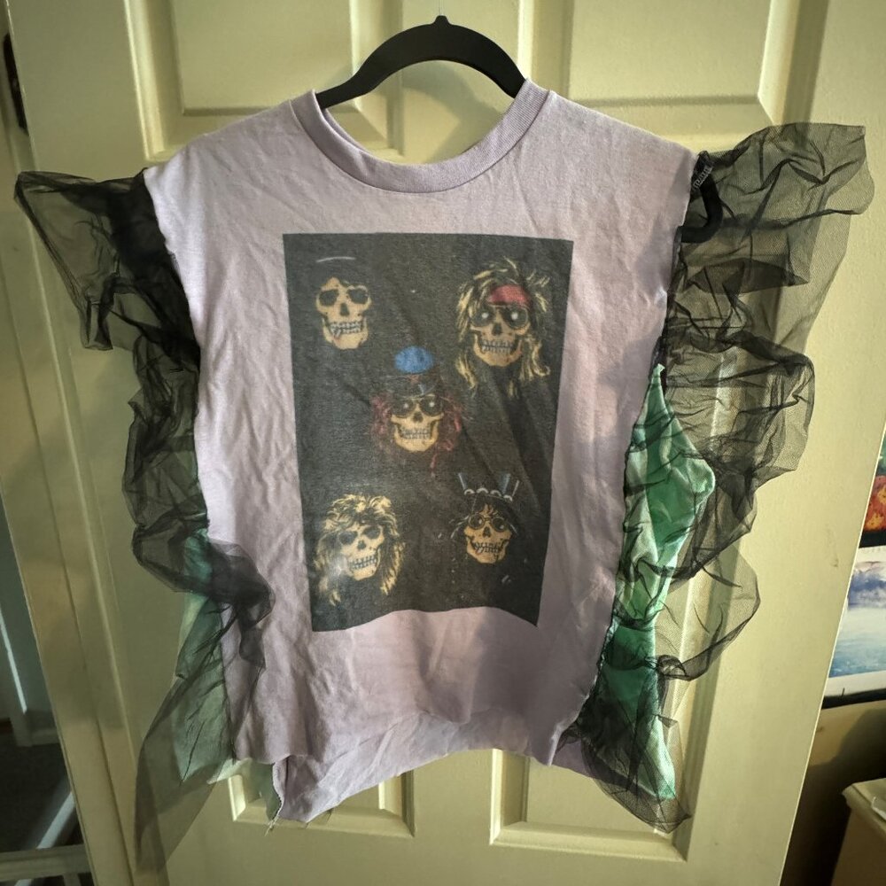 Alicia DiMichele Mystery Upcycled Classic Rock Graphic Tee Guns n' Roses